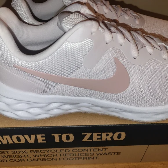 Brand New Women's Size 8.5 Sneakers - Picture 2 of 11